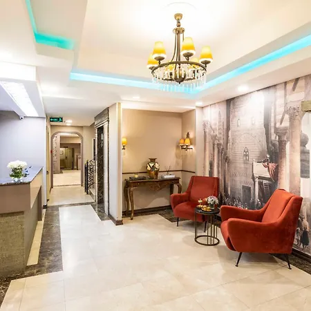 Hotel Raymond Old 4*