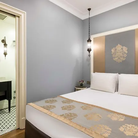 Raymond Old Hotel 4*