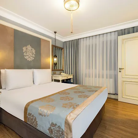 Hotel Raymond Old 4*