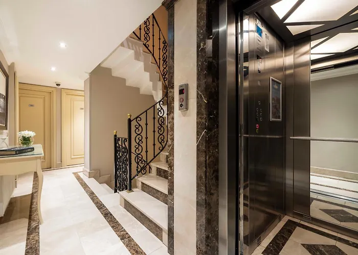 Raymond Old Hotel Stambuł