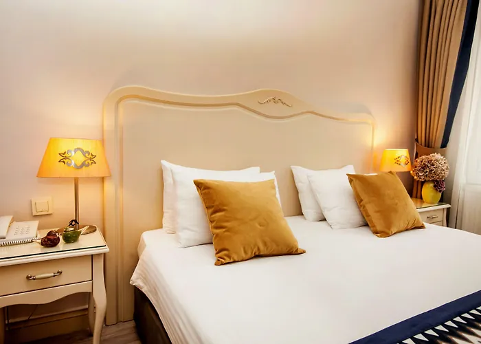 Raymond Old Hotel 4*