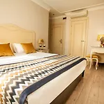 Otel Raymond Old