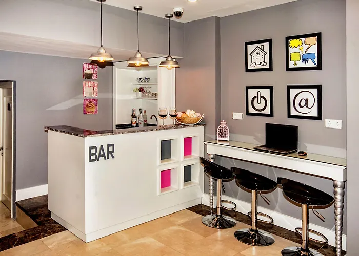 Raymond Old Отель 4*